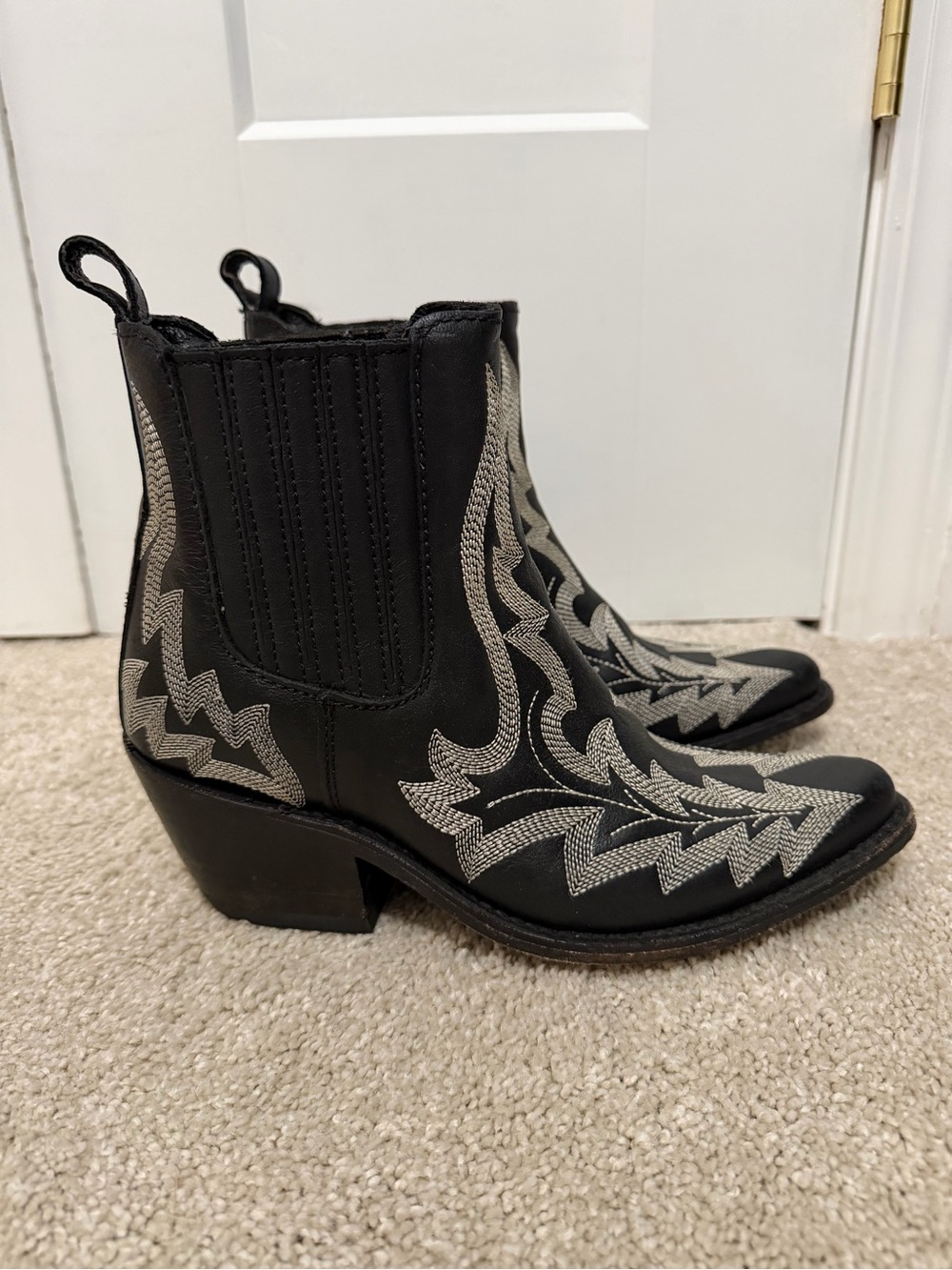 Black Western Embroidered Ankle Boots - Stylish liberty black cowgirl booties